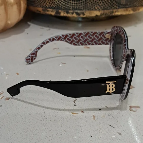 NWT Burberry Black and Gold Sunglasses